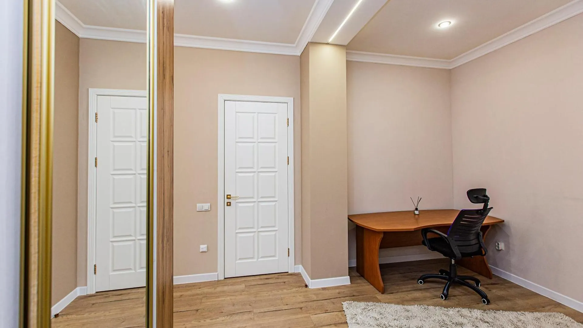 Просторная 3Х Комнатная Квартира В Центре Алматы Appartamento Almaty