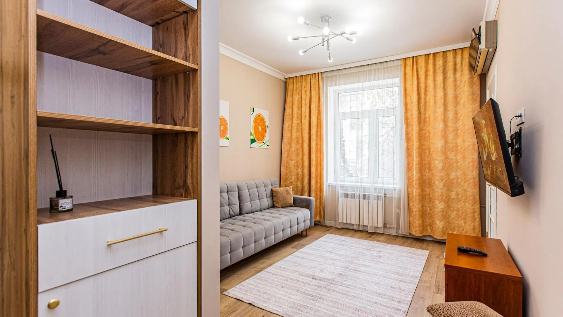 Appartamento Просторная 3Х Комнатная Квартира В Центре Алматы Kazakistan